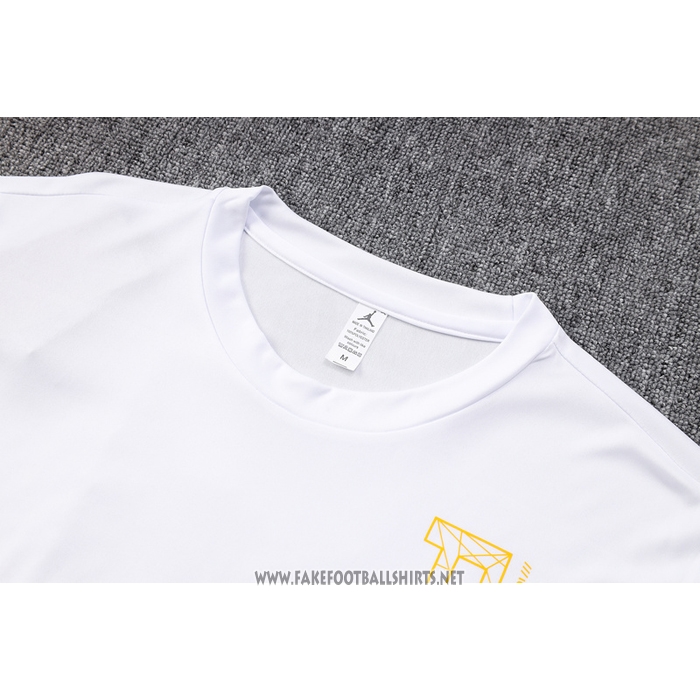 Tracksuit
 Paris Saint-Germain Jordan Short Sleeve
 2023-2024 White
 - Shorts
